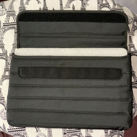 Incipio San Francisco  padded tablet sleev… - Picture 2 of 4